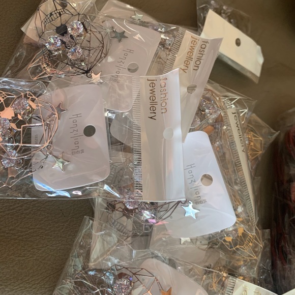 Diamond skull earrings - Picture 2 of 2